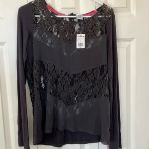 Women’s buckle top NWT